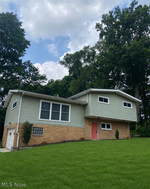 115 Burr St, Munroe Falls, OH, 44262-1503 | Card Image
