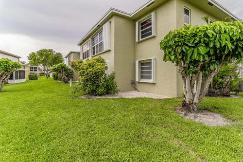 201-2460 Juniper Dr, Delray Beach, FL, 33445-5919 | Card Image