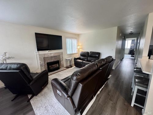 2528 Westberry Drive, Santa Rosa, CA, 95403 | Card Image