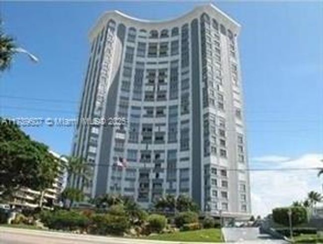APT-1003 - 1340 S Ocean Blvd, Condo with 2 bedrooms, 2 bathrooms and null parking in Pompano Beach FL | Image 24