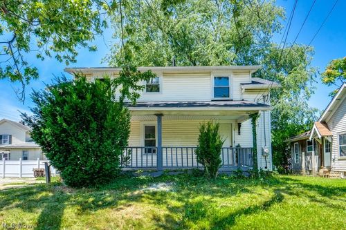 815 Seneca St Ne, Massillon, OH, 44646-4717 | Card Image