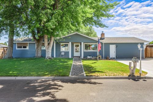 552 Se Holly St, Prineville, OR, 97754-2852 | Card Image