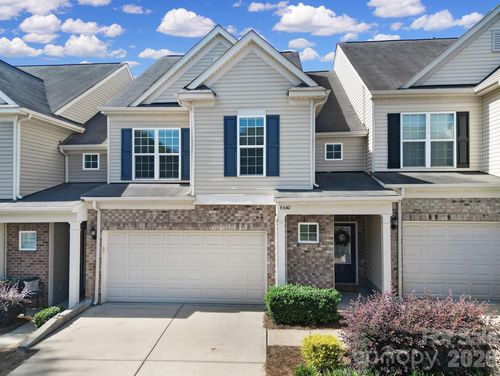 6640 Portland Rose Ln, Charlotte, NC, 28210-4666 | Card Image