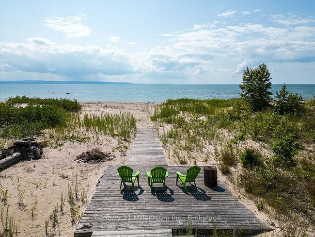 2284 Tiny Beaches Rd S, House other with 3 bedrooms, 2 bathrooms and 6 parking in Tiny ON | Image 12