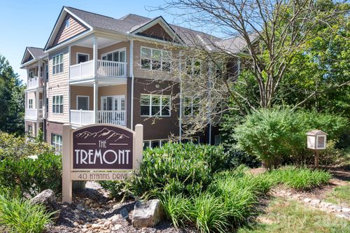 203-40 Hyannis Dr, Asheville, NC, 28804-3286 | Card Image
