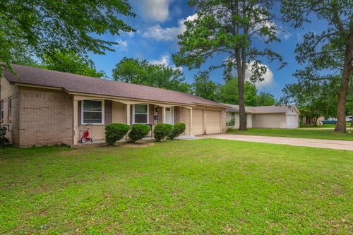 1001 N Ector Dr, Euless, TX, 76039-3241 | Card Image