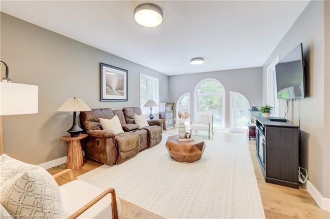 7664 Maltby Rd E, House other with 4 bedrooms, 3 bathrooms and 12 parking in Puslinch ON | Image 7