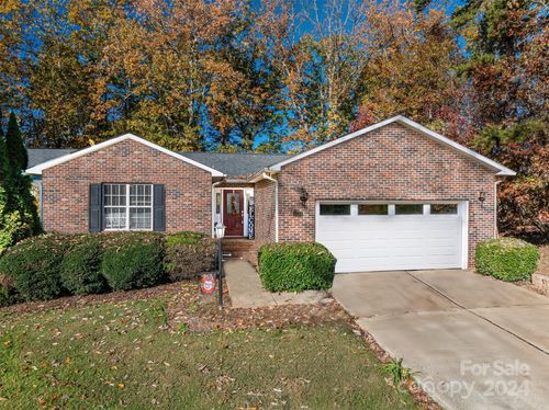 1335 Huckleberry Dr, Lincolnton, NC, 28092-7758 | Card Image
