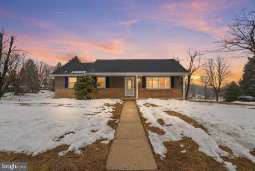 810 Jefferson Ln, RED LION, PA, 17356-8539 | Card Image