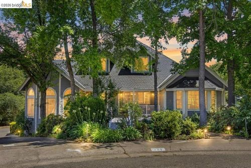 124 Abrozo Ct, Folsom, CA, 95630-4933 | Card Image