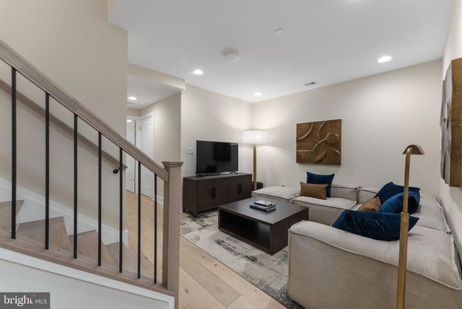 1632 Chain Bridge Rd, Townhouse with 4 bedrooms, 5 bathrooms and null parking in MCLEAN VA | Image 32