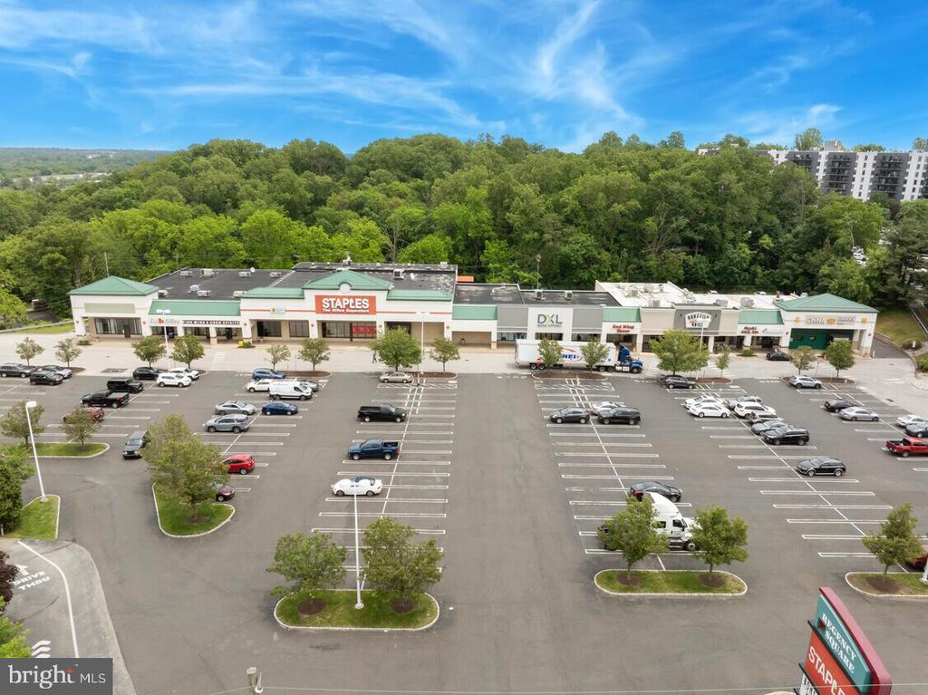 1025 Easton Rd, Willow Grove, PA 19090