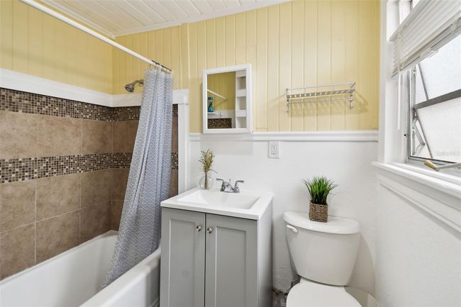 Front unit, Duplex for sale Madeira Beach | Image 25