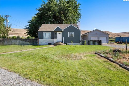 150301 W Byron Rd, Prosser, WA, 99350-7584 | Card Image