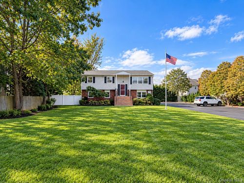 60 Little East Neck Rd, Babylon, NY, 11702-2504 | Card Image