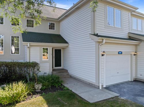 12-31-1683 Woodland Circle, Geneva, WI, 53147 | Card Image