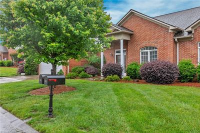 421 Northbridge Drive, House other with 3 bedrooms, 2 bathrooms and null parking in High Point NC | Image 2