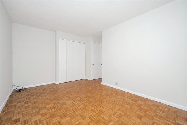 Bedroom with double closet | Image 10