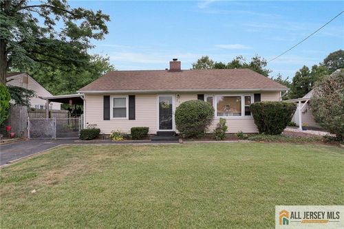 21 Louis Ave, Middlesex, NJ, 08846-1324 | Card Image