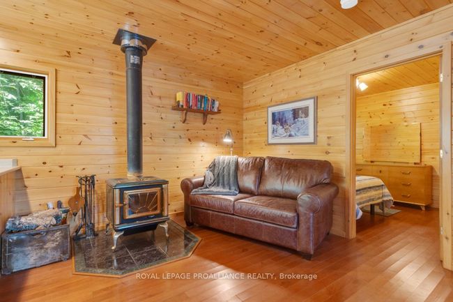 1091 Lindey Lane, House other with 3 bedrooms, 1 bathrooms and 8 parking in North Frontenac ON | Image 11