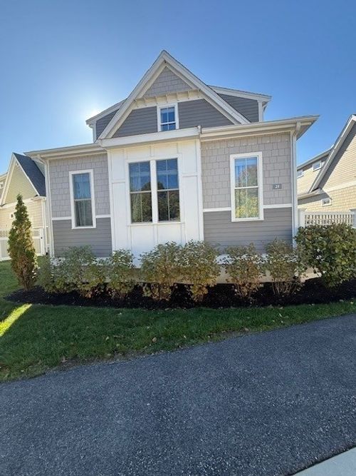 18-25 Boydes Xing, Norfolk, MA, 02056-4502 | Card Image