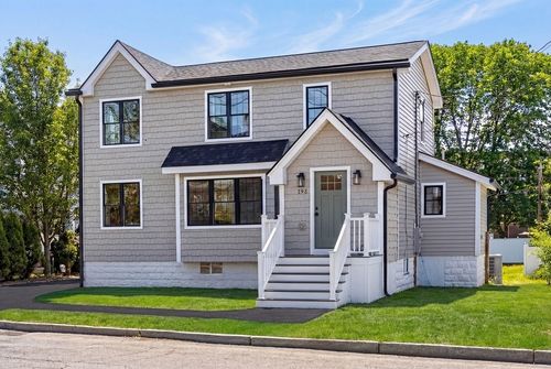 193 Park St, Stoneham, MA, 02180-2727 | Card Image