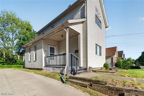 511 Brown St, Akron, OH, 44311-1251 | Card Image
