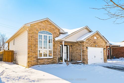 47 Fuller Dr, Caledonia, ON, N3W2M2 | Card Image