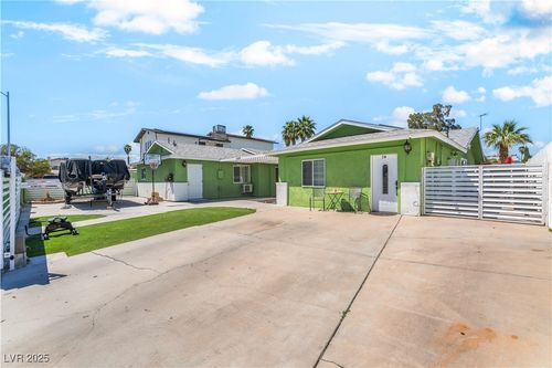 4406 Parkchester Cir, Las Vegas, NV, 89108-2046 | Card Image