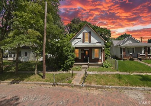 303 S Main St, Jonesboro, IN, 46938-1112 | Card Image