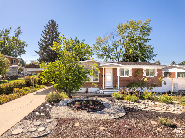 930 , Clearfield, UT 84015