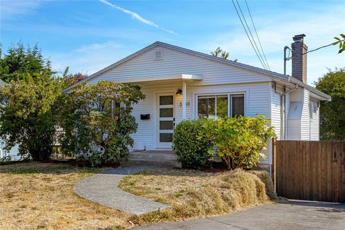 3159 Alder St, Victoria, BC, V8X1P1 | Card Image