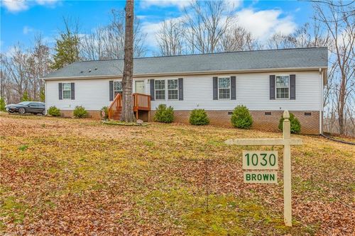 1030 Endeavour Ln, Walnut Cove, NC, 27052-6978 | Card Image