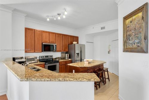 610-3001 Ne 185th St, Aventura, FL, 33180-3346 | Card Image