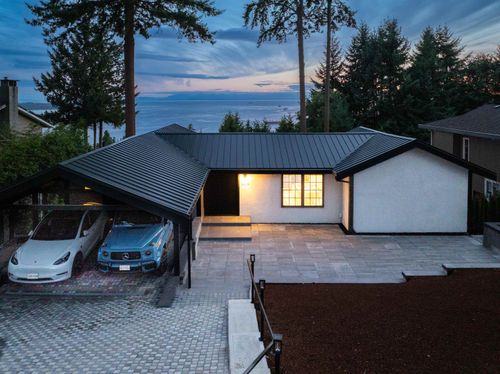 2235 Chairlift Rd, West Vancouver, BC, V7S2T4 | Card Image