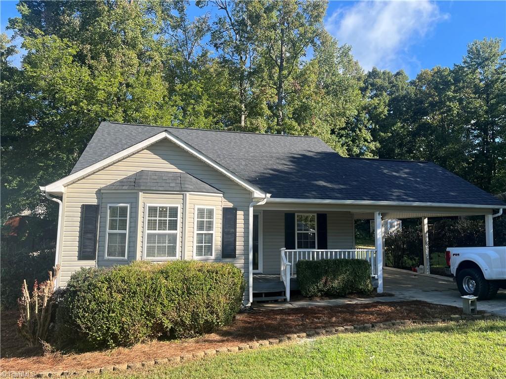 Oak Ridge Dr, Thomasville, NC 27360