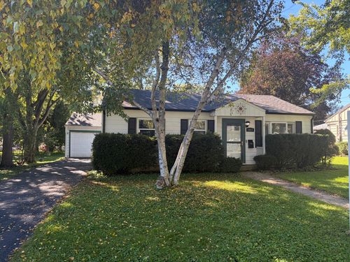 1417 Walnut Dr, Woodstock, IL, 60098-2557 | Card Image