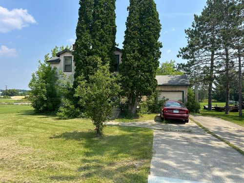 302 4th St Se, Deer River, MN, 56636-8618 | Card Image