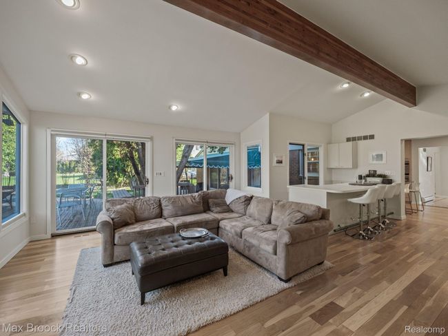 22491 N Nottingham Dr, House other with 4 bedrooms, 3 bathrooms and null parking in Beverly Hills MI | Image 10