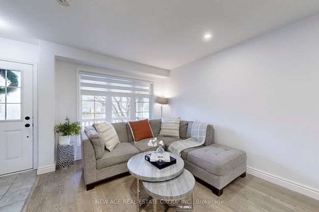 1506 Harwood Dr, House attached with 4 bedrooms, 3 bathrooms and 1 parking in Milton ON | Image 6