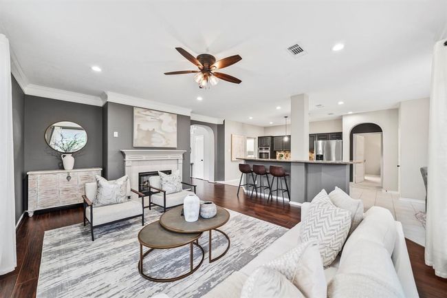 Open concept living and kitchen | Image 9