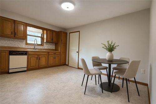 707-705-707 Belt Ave, Edgerton, MO, 64444-9194 | Card Image