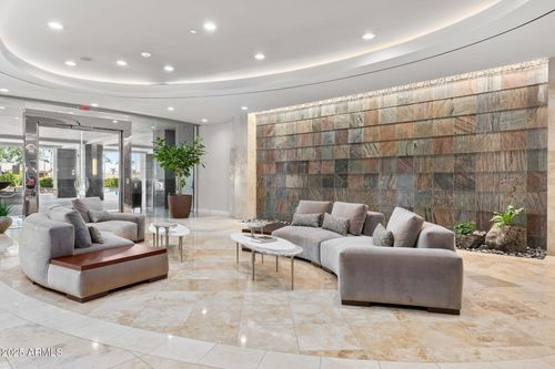 201-2211 E Camelback Rd, Phoenix, AZ, 85016-9033 | Card Image