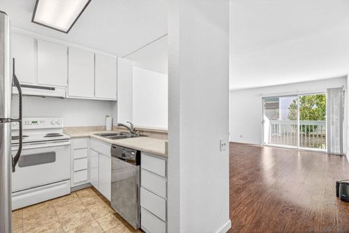 237-4060 Huerfano Ave, San Diego, CA, 92117-5206 | Card Image