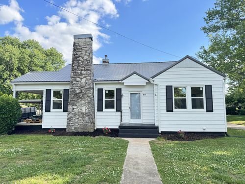 521 1st St, Lawrenceburg, TN, 38464-3404 | Card Image
