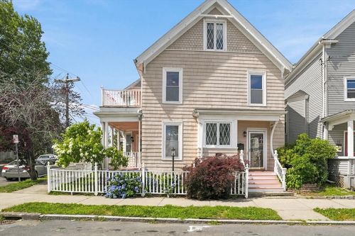 17 Basset St, Lynn, MA, 01902-2518 | Card Image
