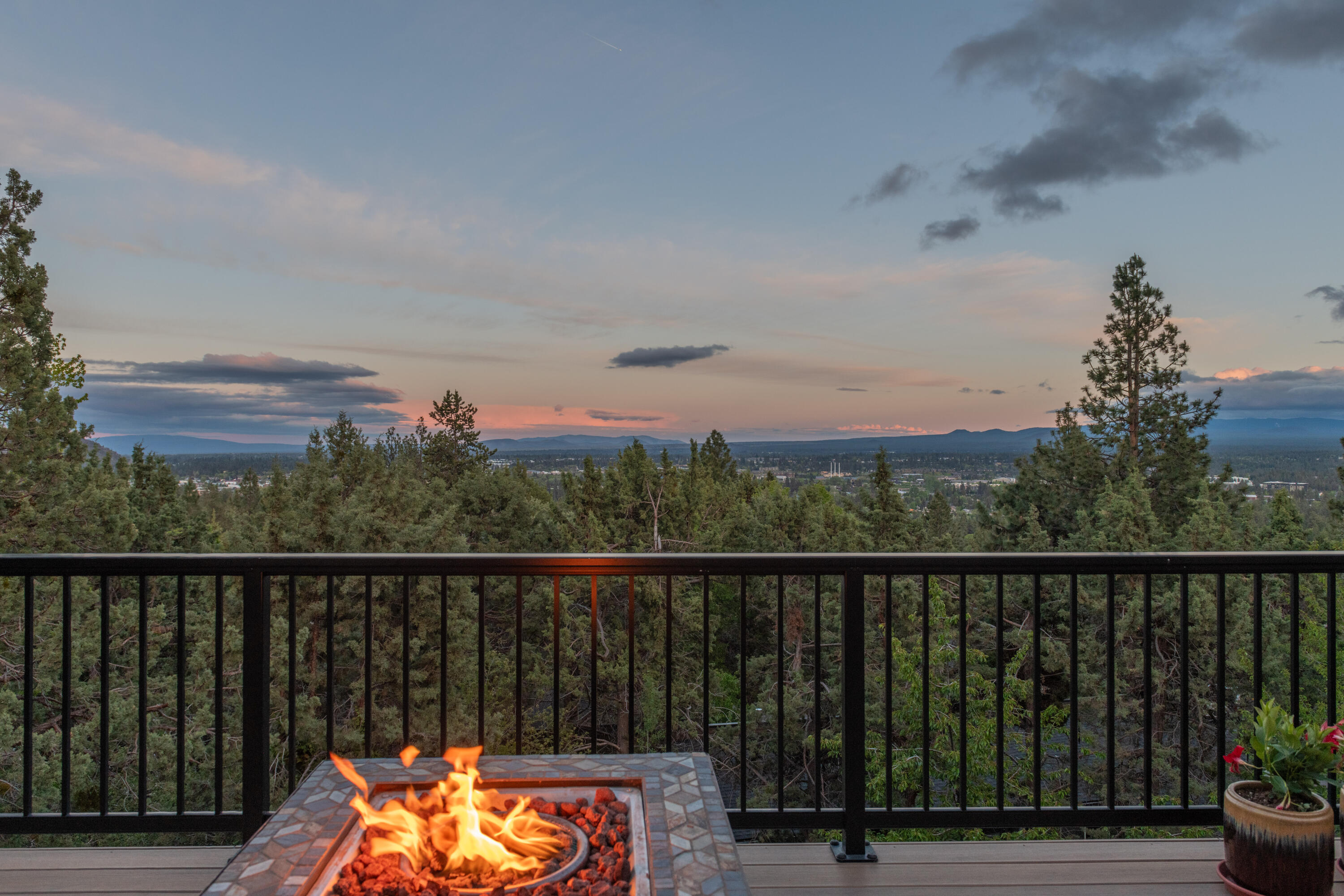 West Hills Ave, Bend, OR 97703