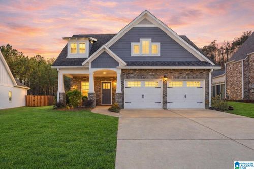 1352 Woodridge Pl, GARDENDALE, AL, 35071-1139 | Card Image