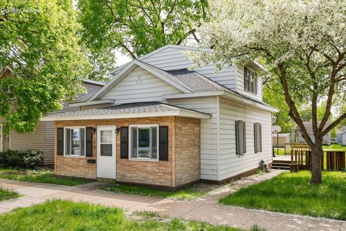 1020 Farnam Street, La Crosse, WI, 54601 | Card Image