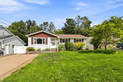 115 Cavalier Dr, Lower Sackville, NS, B4C3L1 | Card Image
